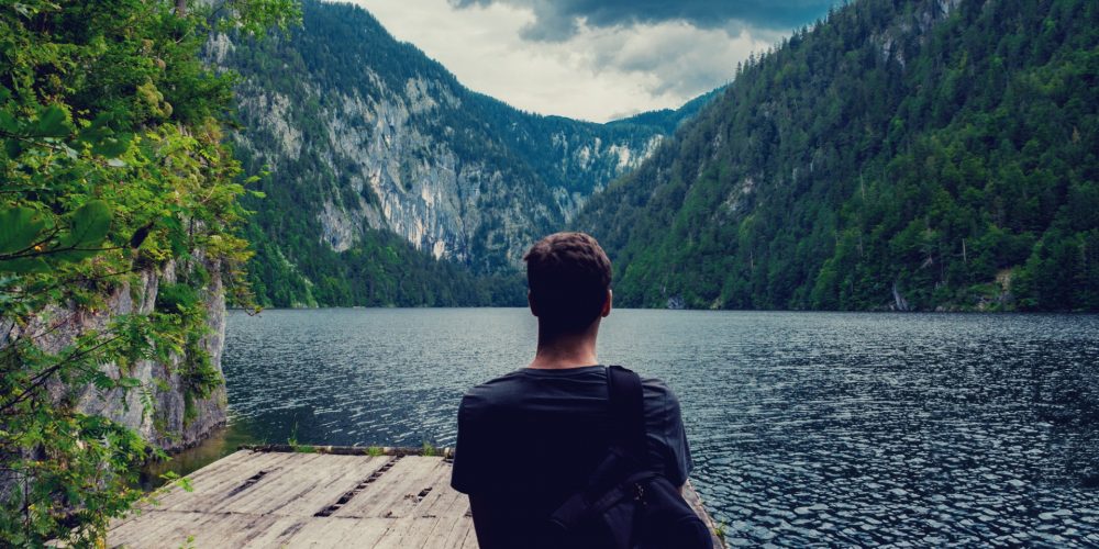 Toužíte zažít jógovo-meditační retreat a cestovat po světě? Psycholog M. Krajča vysvětluje, jak silnou transformační zkušeností to pro vás může být